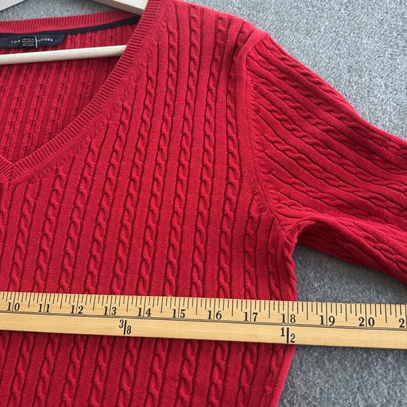 Tommy Hilfiger | Cotton Cable Ivy V-Neck Long Sleeve Knit Sweater Scarlet (M) - Picture 9 of 11